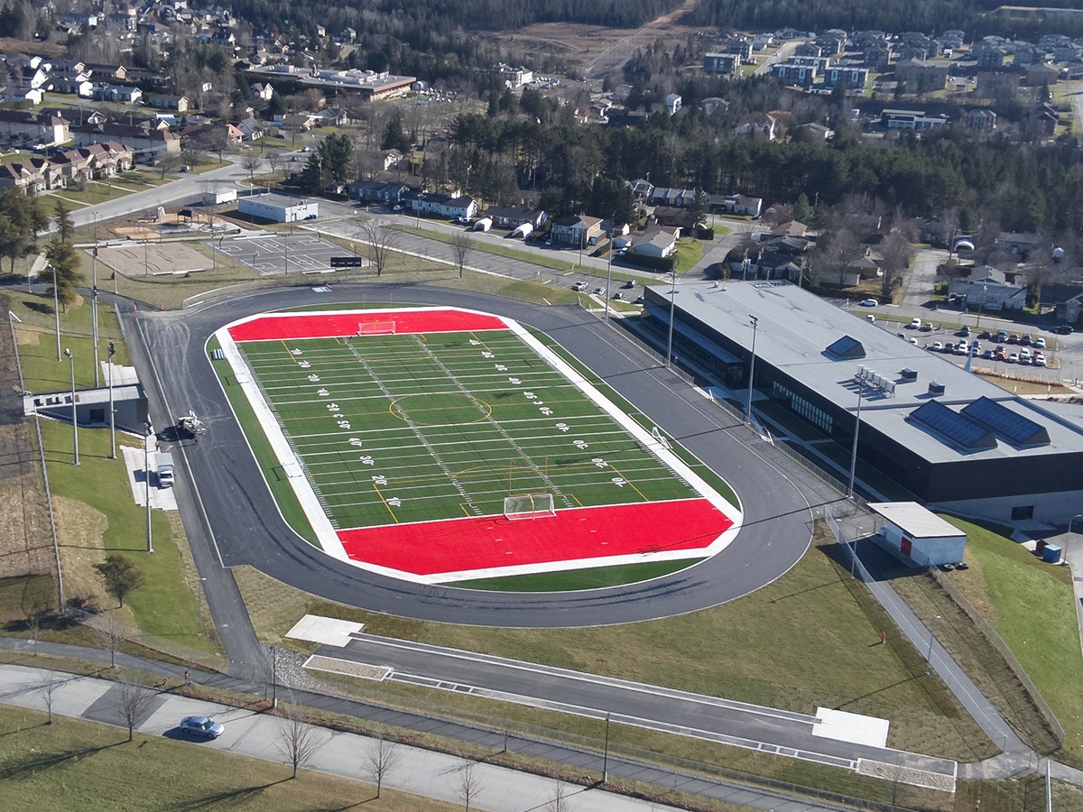 Vue aérienne de la nouvelle piste d’athlétisme.