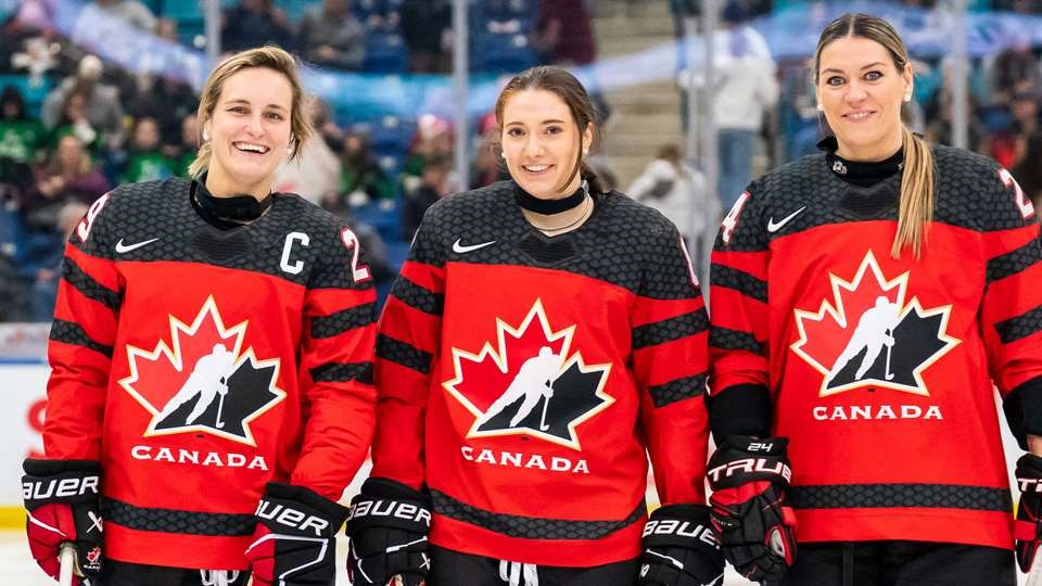 Marie-Philip, Maggie Connors, et Natalie Spooner,