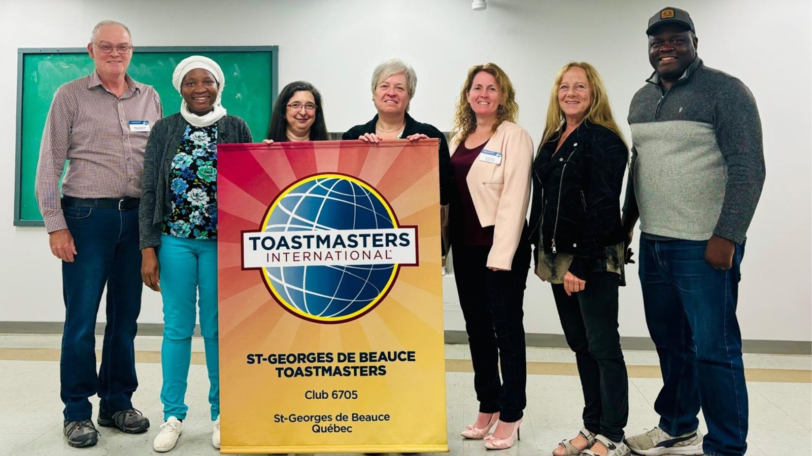 Les membres du CA, de gauche à droite, Gilles Lessard, Patricia Yeo, Diane Vincent, Nathalie Paquet, Cathy Breton, Lise Thompson et Averty Ndzoyi.