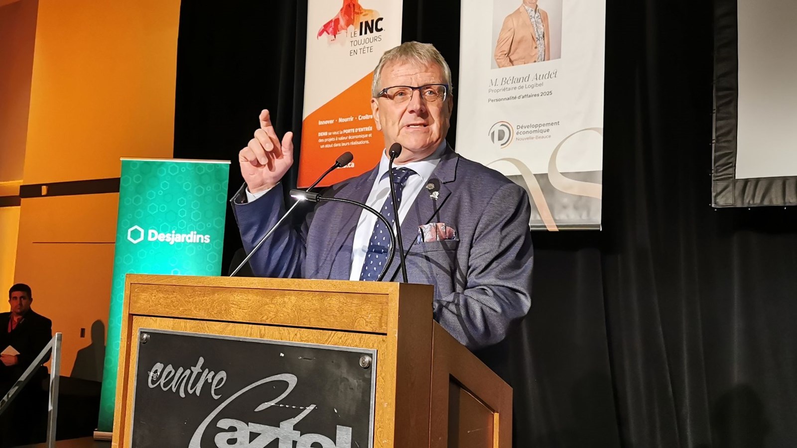 Gaétan Vachon a passé huit ans comme préfet de la MRC de La Nouvelle-Beauce, et 12 années comme maire de Sainte-Marie. On l'aperçoit lors de sa dernière allocution publique officielle dans ses fonctions, mercredi, dans le cadre de la Soirée des gens d'affaires de La Nouvelle-Beauce.