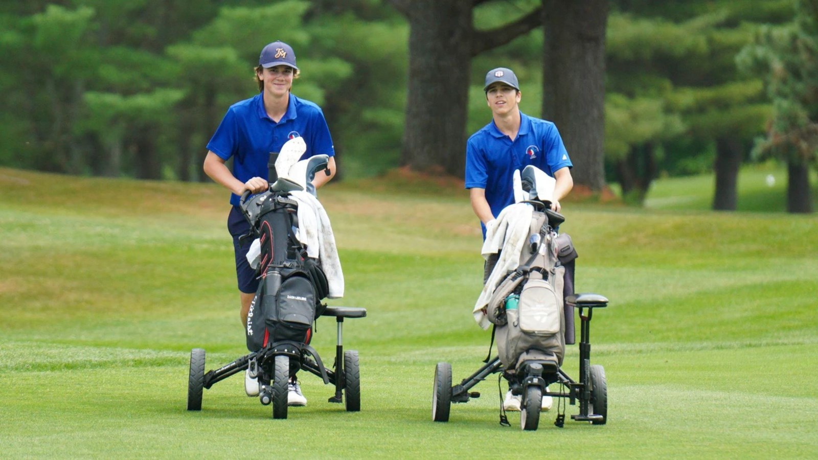 En golf, le duo composé de Noah Moreau (Saint-Gilles) et de Zach Leclerc (Saint-Charles-de-Bellechasse) est monté sur la deuxième marche du podium.